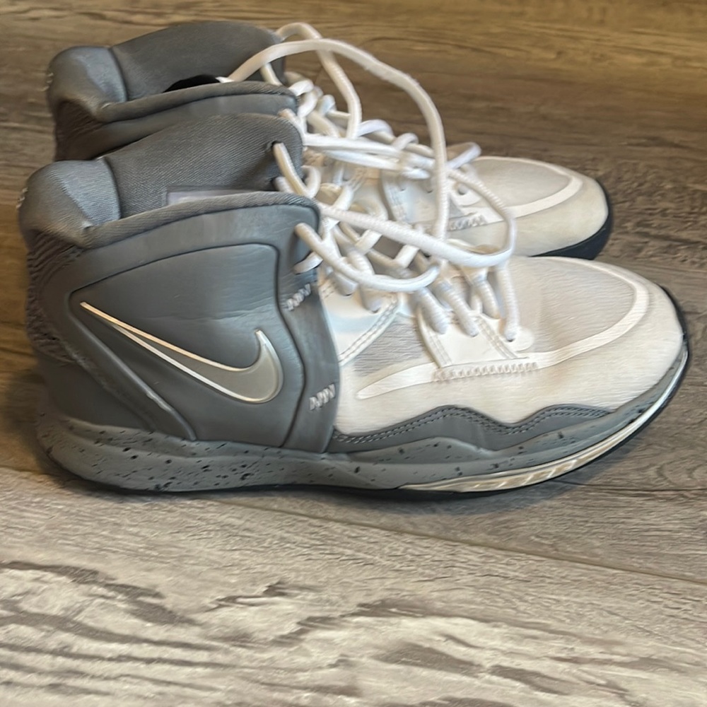 Kyrie Infinity SE (GS) Nike Basketball Shoes Youth 6